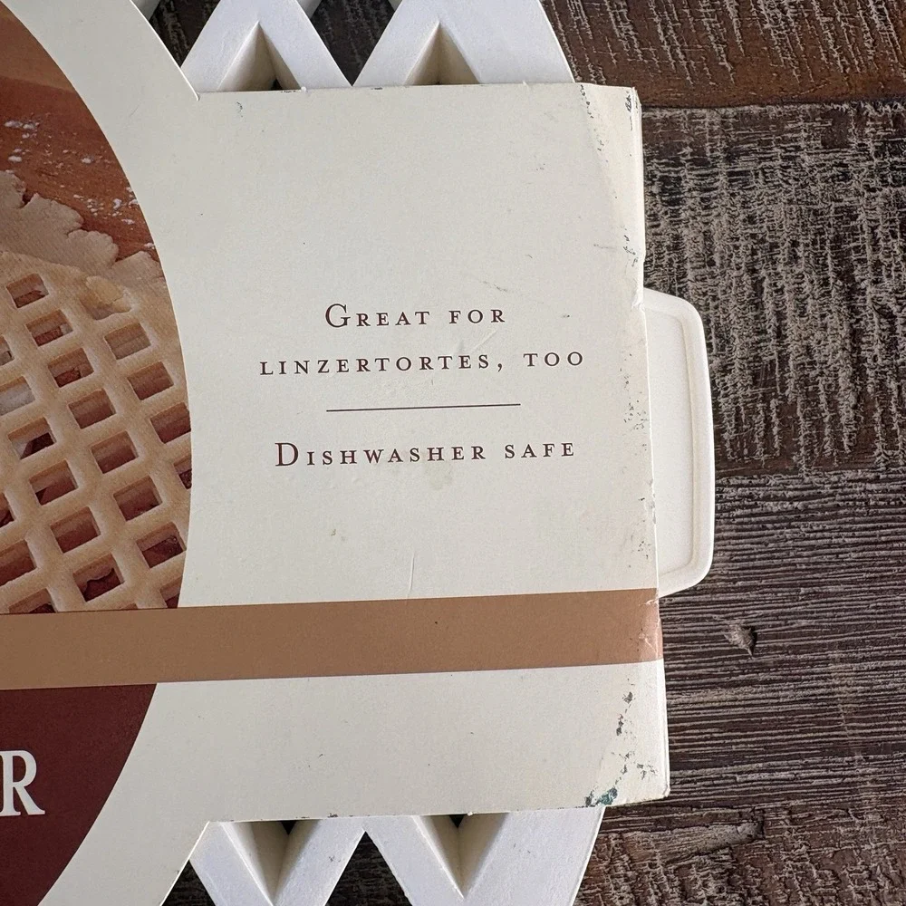 William Sonoma Lattice Pie Crust Cutter Baking Thanksgiving Holidays Apple NEW